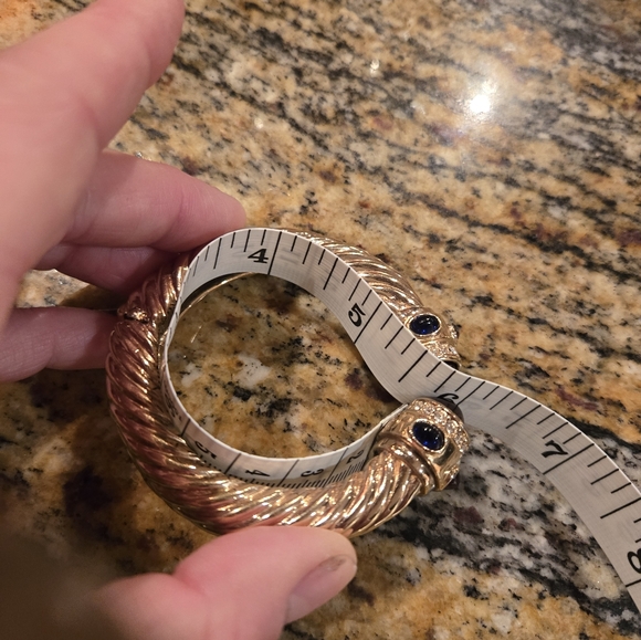 Ciner Vintage Cuff Bracelet - Picture 5 of 6